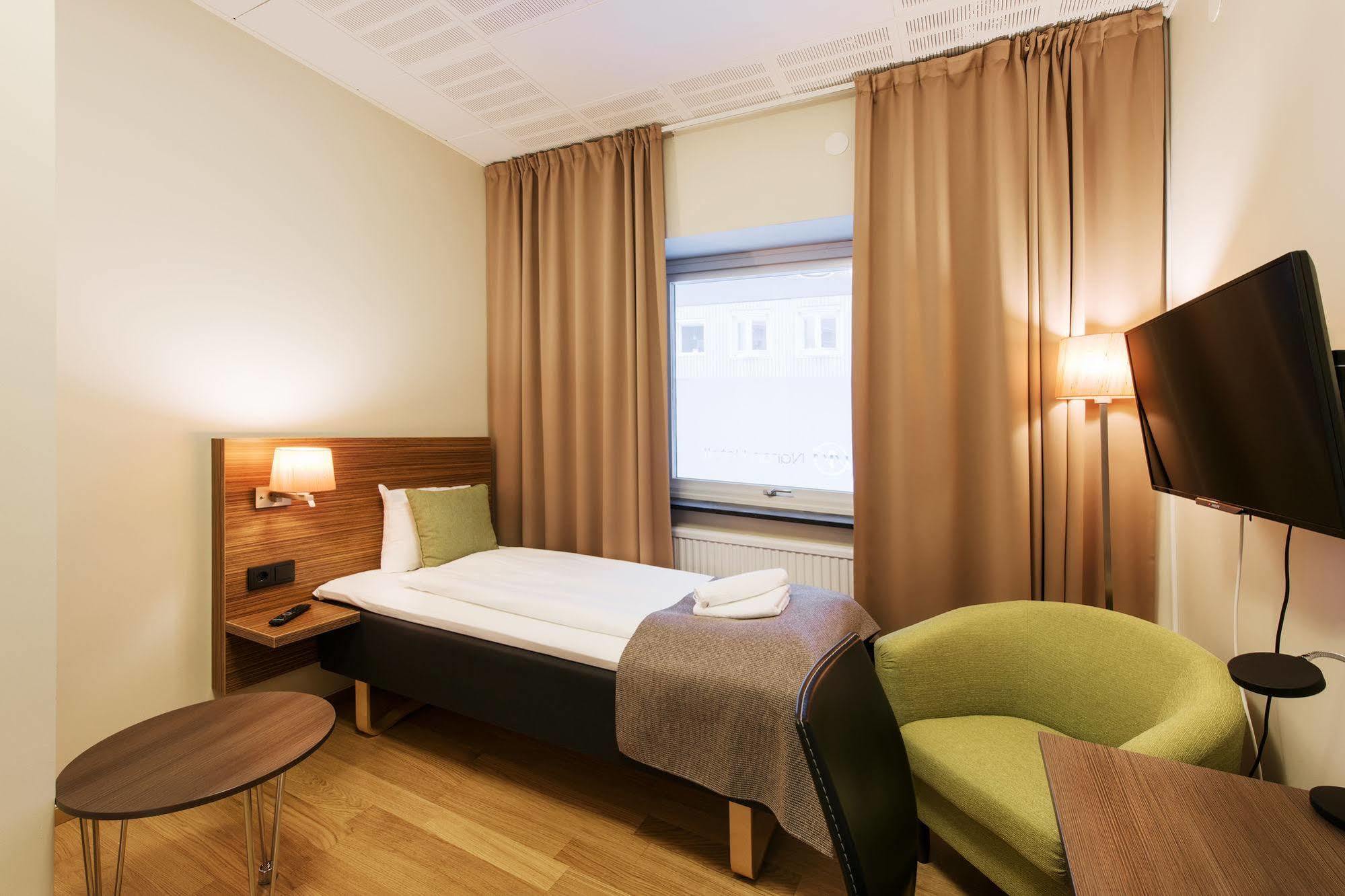 Spis Hotell Naran Luleå Buitenkant foto